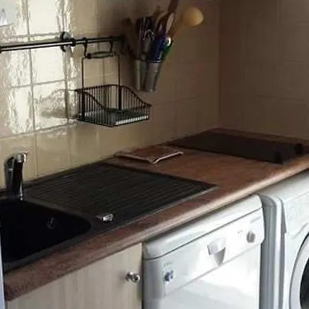 Holiday home Pavillon 300m Avec Piscine Et Parking, Climatisation - Fr-1-781-79