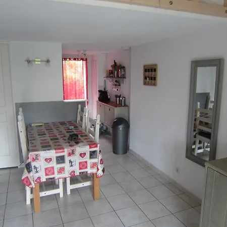 Casa vacanze Pavillon 300m Avec Piscine Et Parking, Climatisation - Fr-1-781-79 *